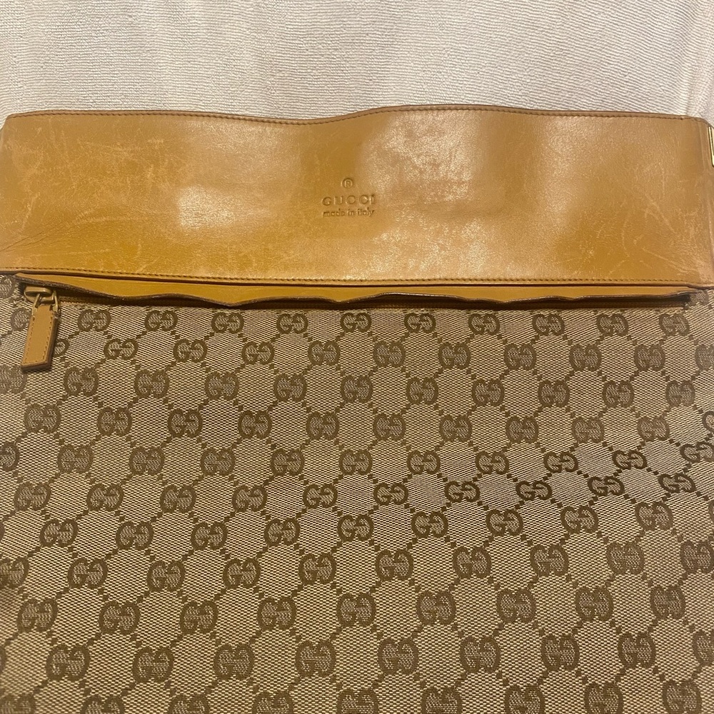 🩷 GUCCI  CROSSBODY RARE! 🩷 - Picture 9 of 16